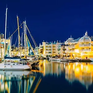 Sweet In Puerto Marina Apartment