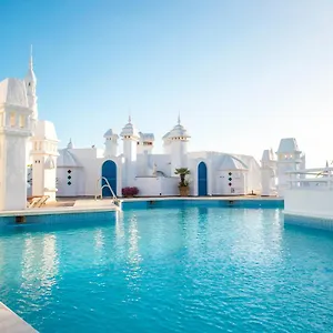 Popeye Suite: Puerto Marina Island Retreat With Rooftop Pool Apartment